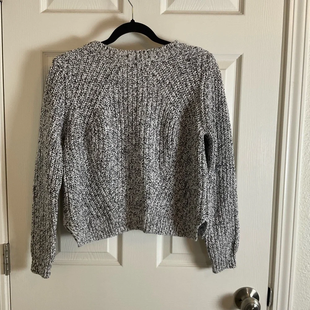 H&M Divided Marled Knit Crop Sweater Size Small